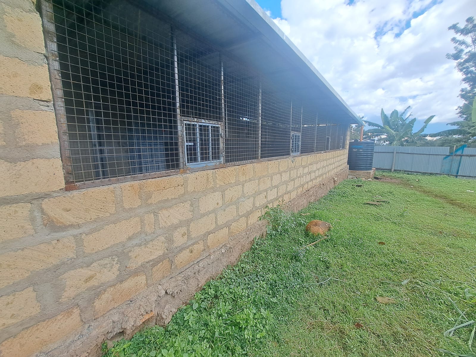 Free-range poultry house